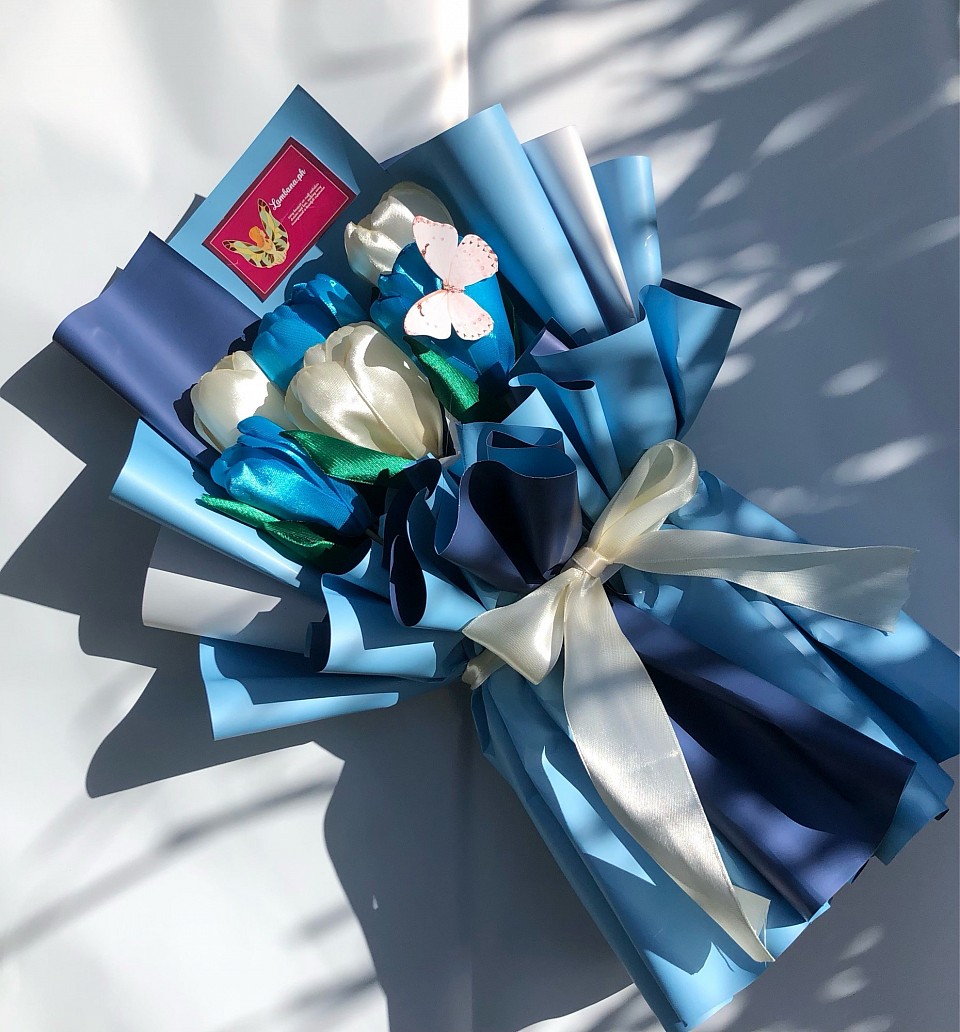 Php 299 - 6 pcs tulips bouquet: Blue