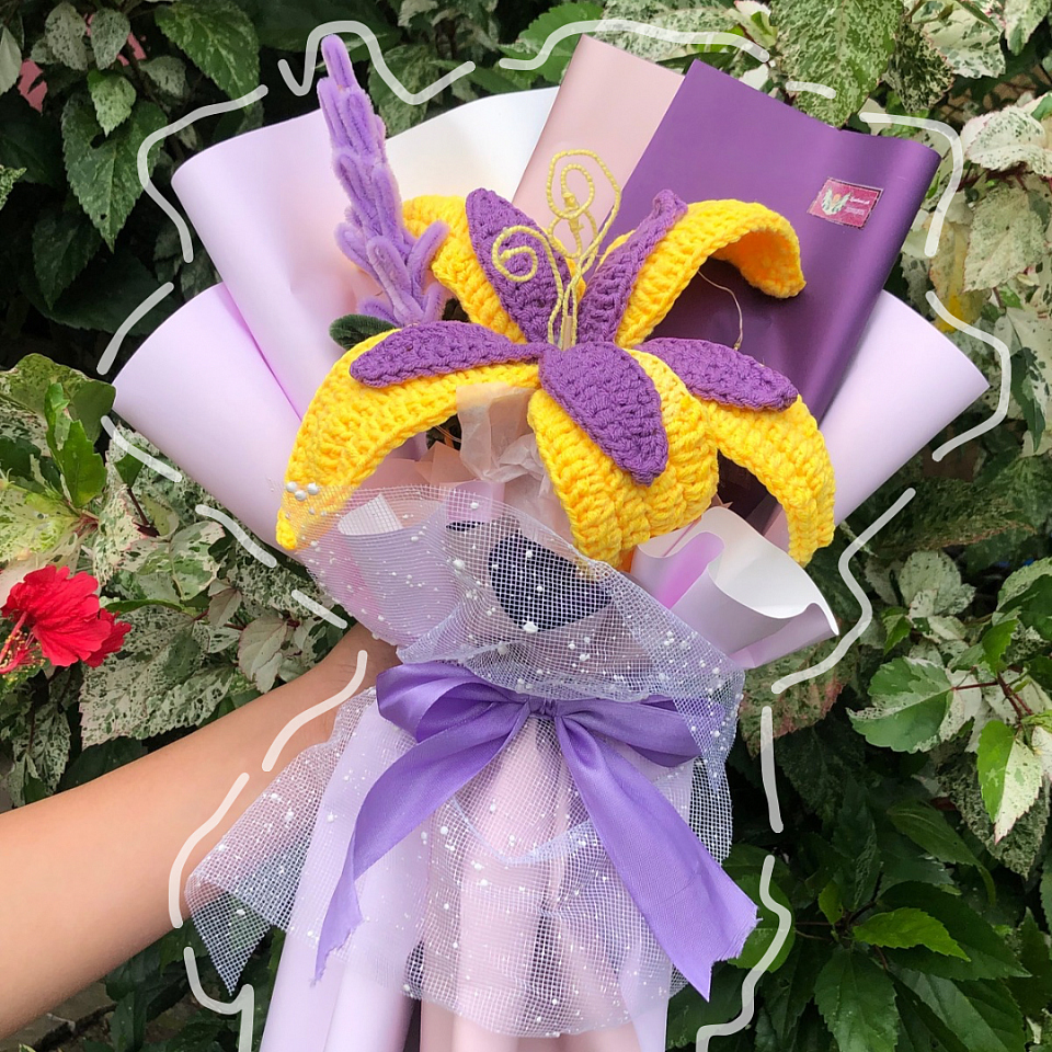 Php 350 - Sundrop Tangled bouquet (with fairy lights)