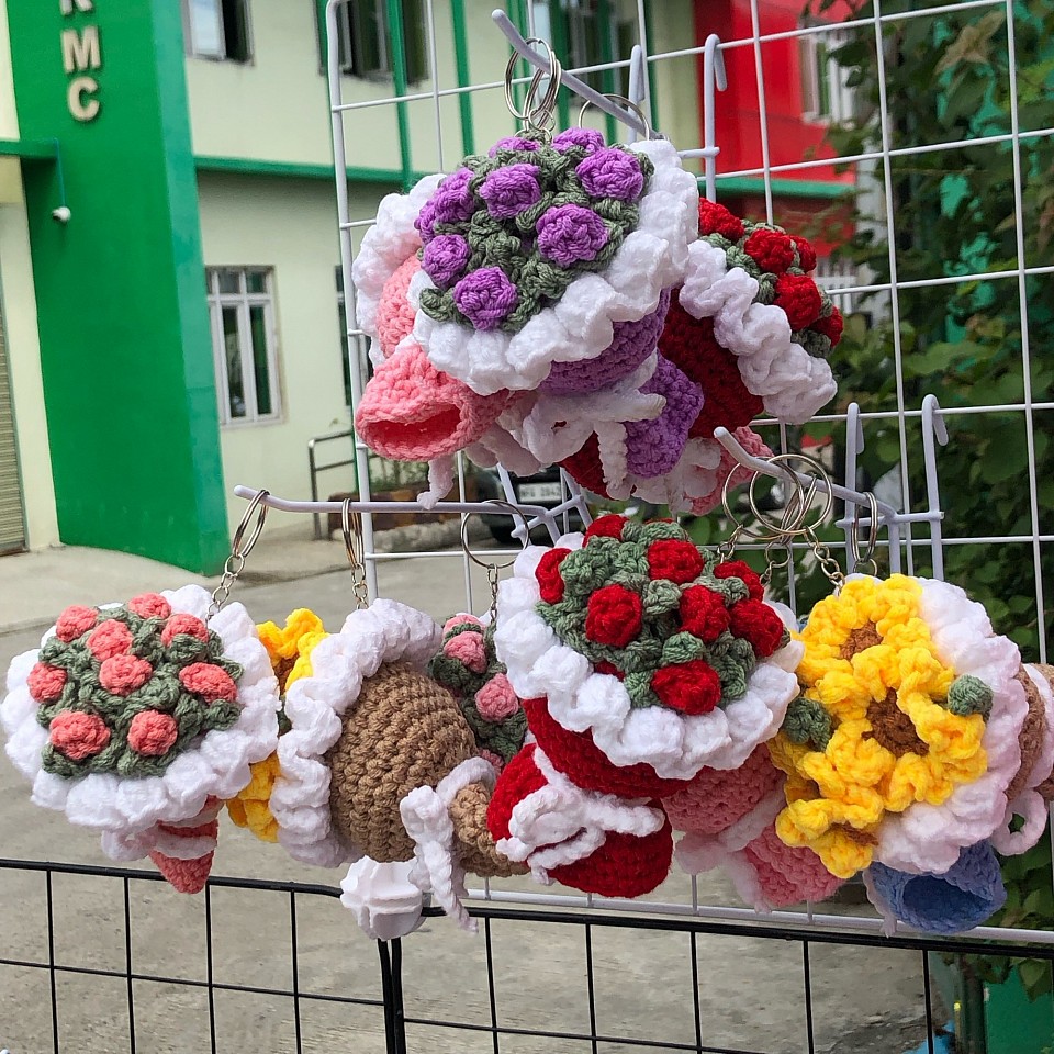 Php 100 - Bouquet keychain