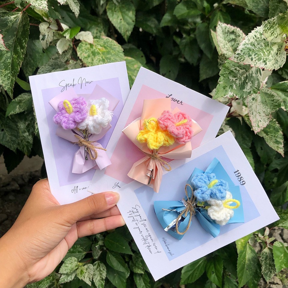 Php 70 - Taylor swift inspired mini bouquet